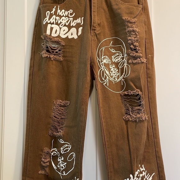 SHEIN FIGURE AND SLOGAN GRAPHIC RIPPED JEANS SIZE M - Picture 12 of 17